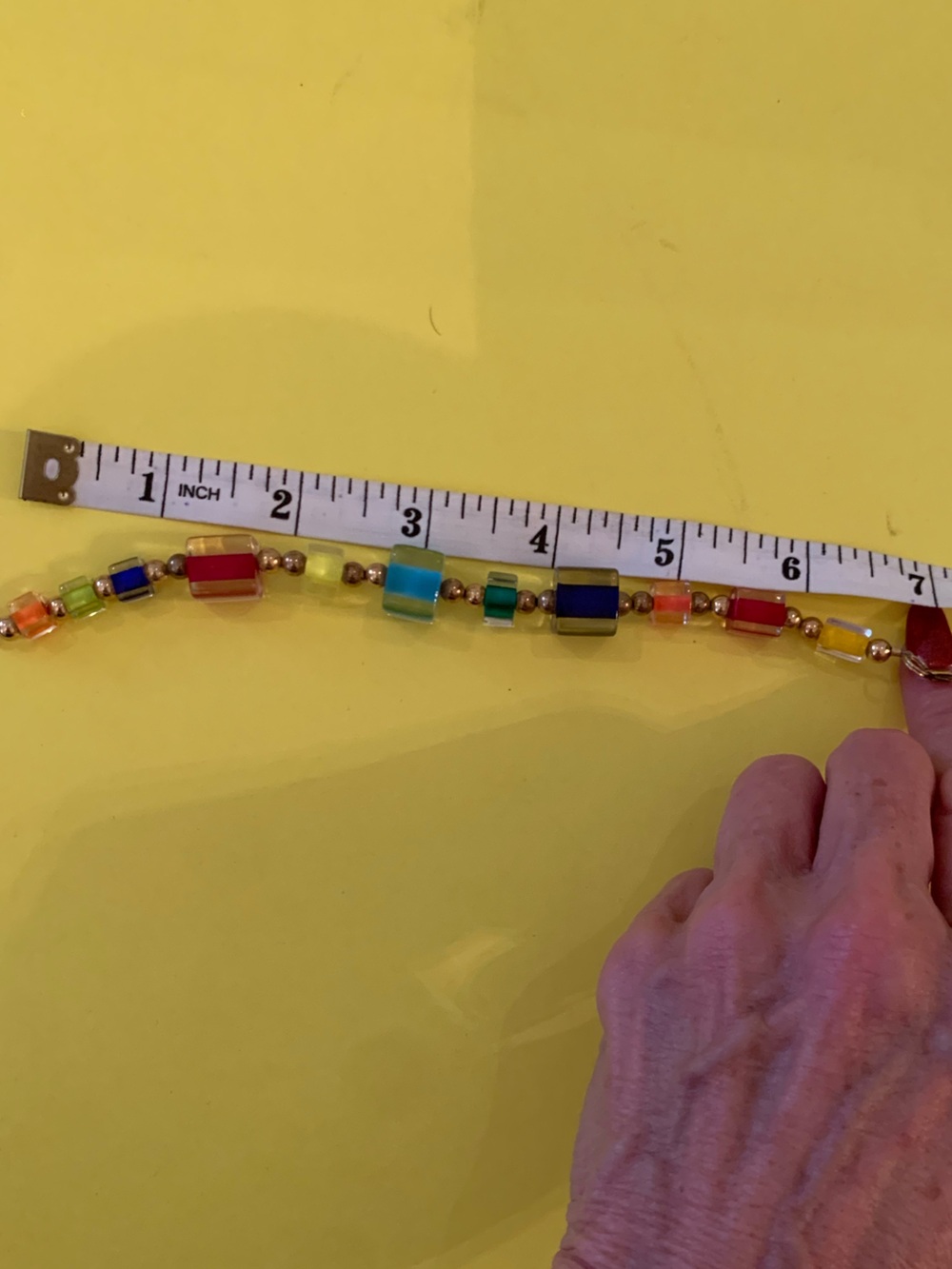 VINTAGE COLORFUL MULTICOLORED BLOCK BRACELET. - Picture 2 of 4